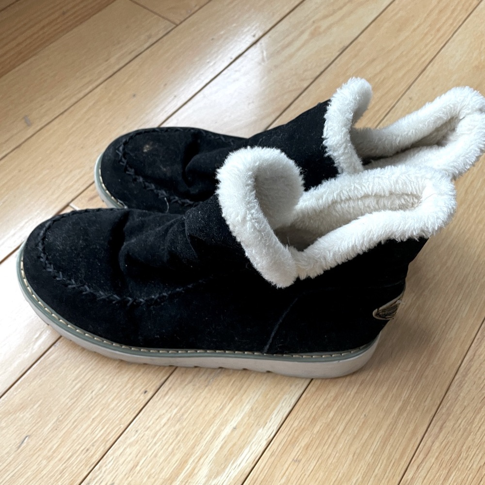 Sporty black suede ankle booties, women’s size 8